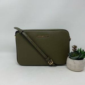 Michael Kors Jet Set Item Large Zip Crossbody